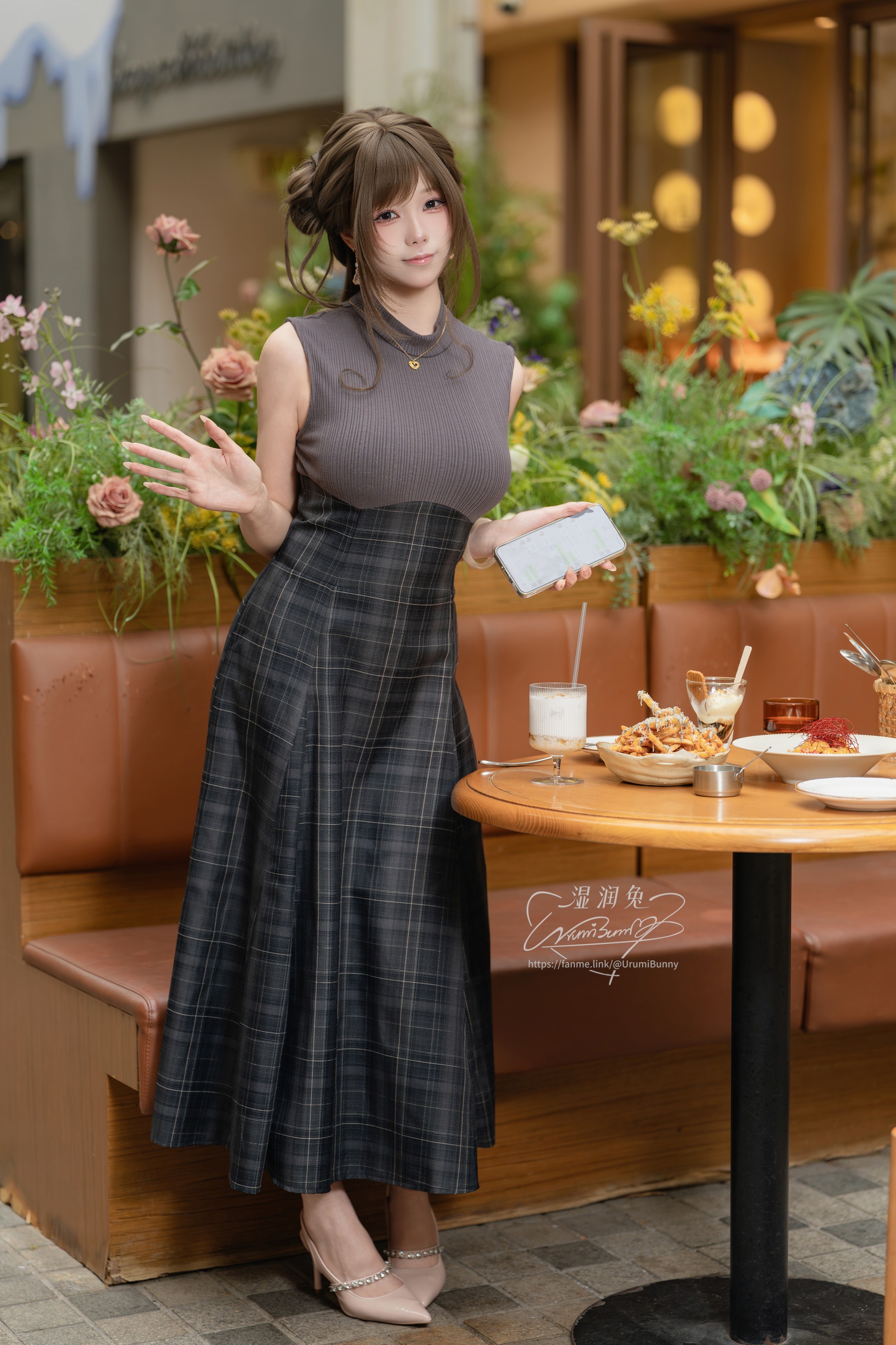 咬一口兔娘 - NO.282 (Yiko湿润兔) 5月作品『网友的一日约会』[121P3V 2.9GB]-XikXak